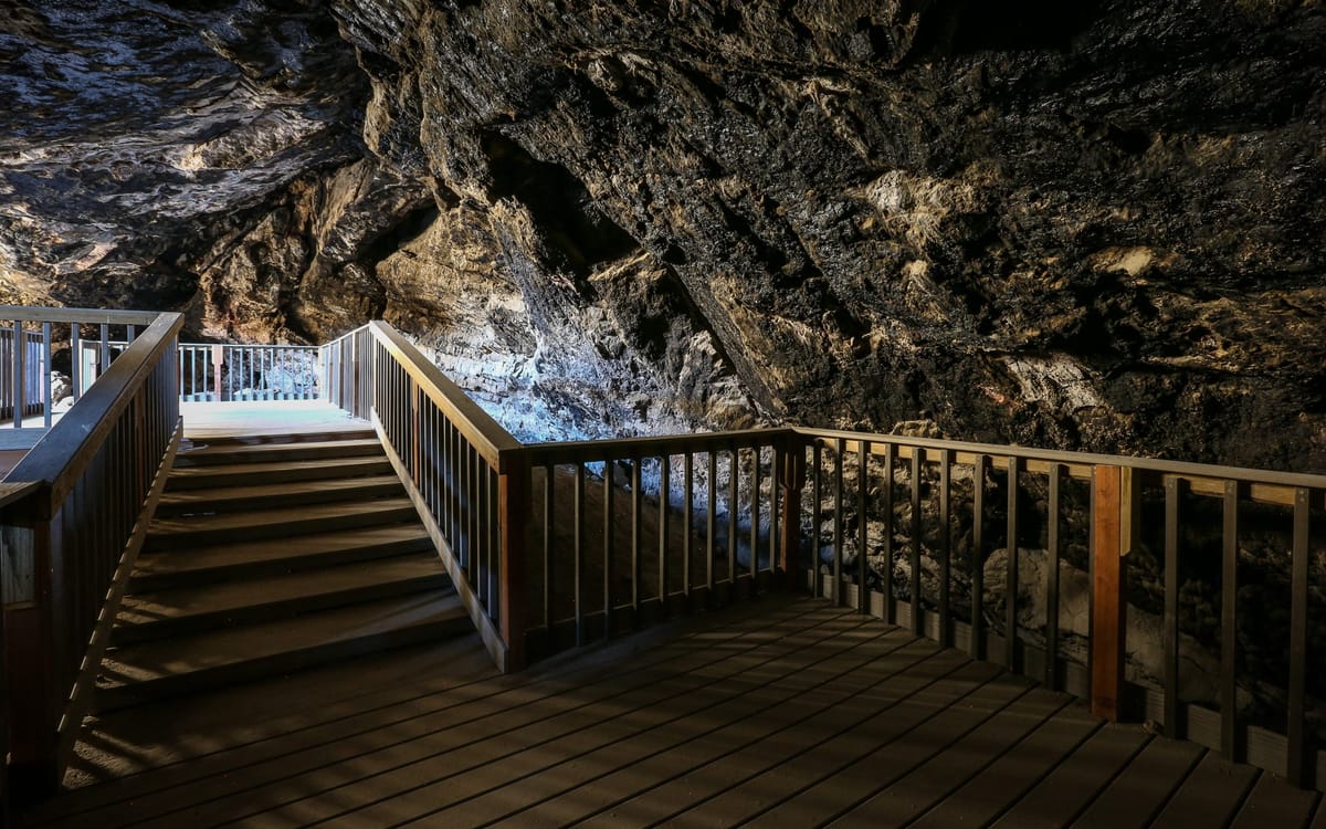 Lovelock Cave