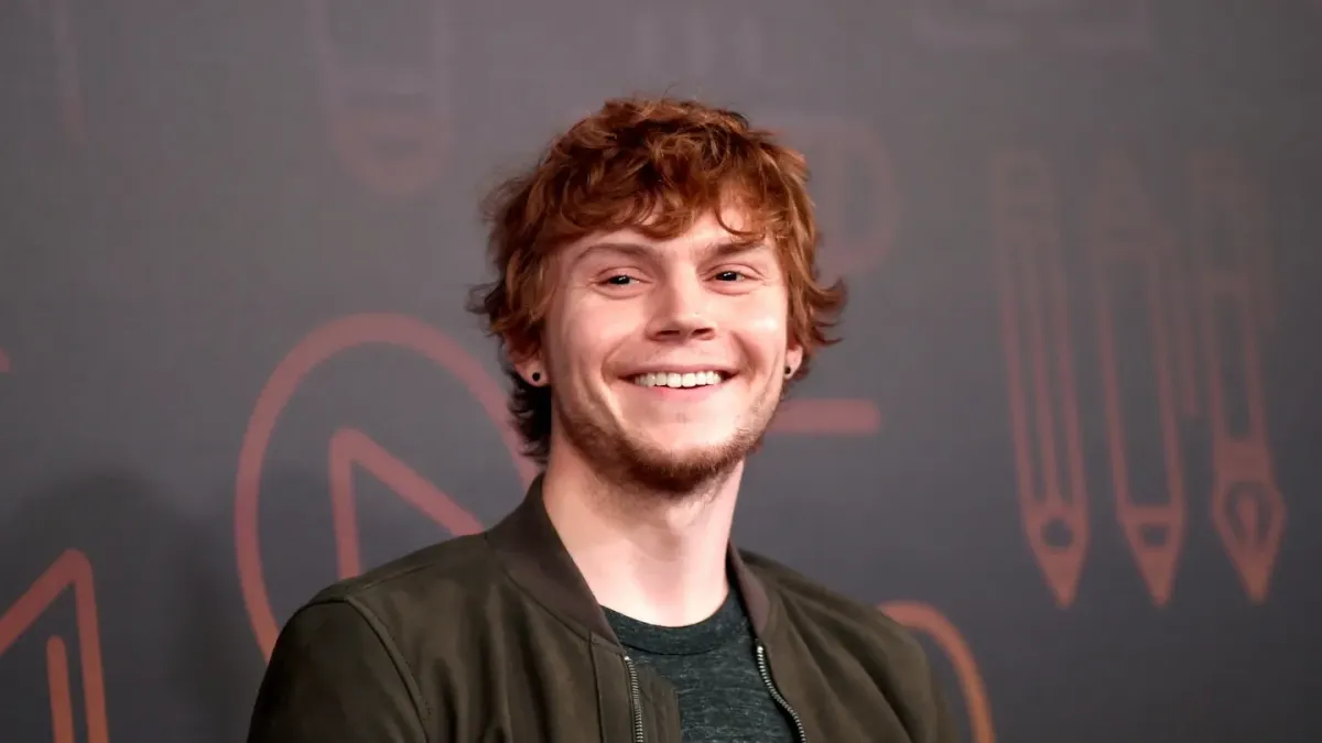 Evan Peters