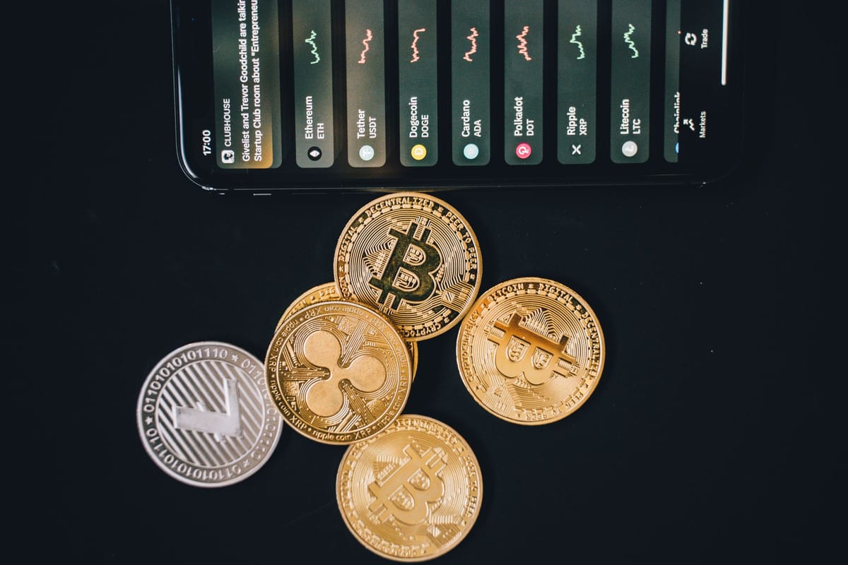 Cryptocurrencies Explained: A Beginner’s Guide to Smart, Low-Risk Investing