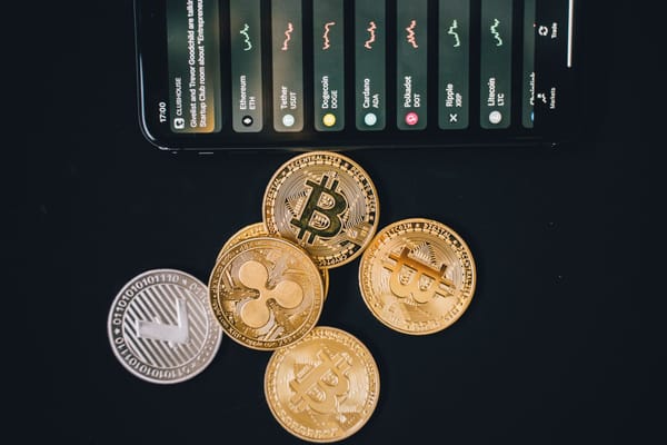 Cryptocurrencies Explained: A Beginner’s Guide to Smart, Low-Risk Investing