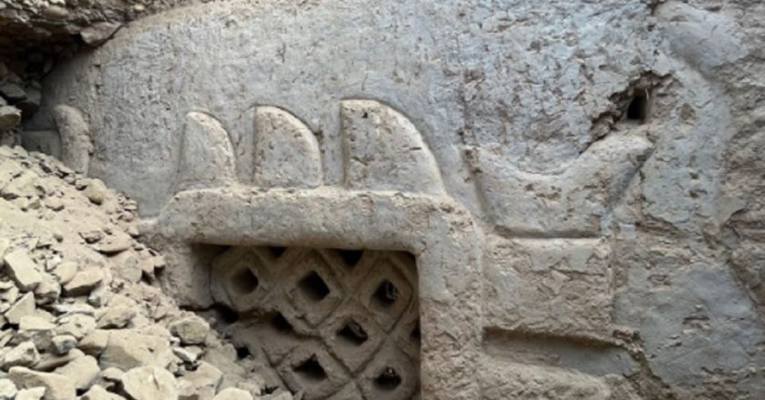 Ancient Ocean Myths in Stone: The 3,000-Year-Old Mural Unearthed at Huaca Yolanda